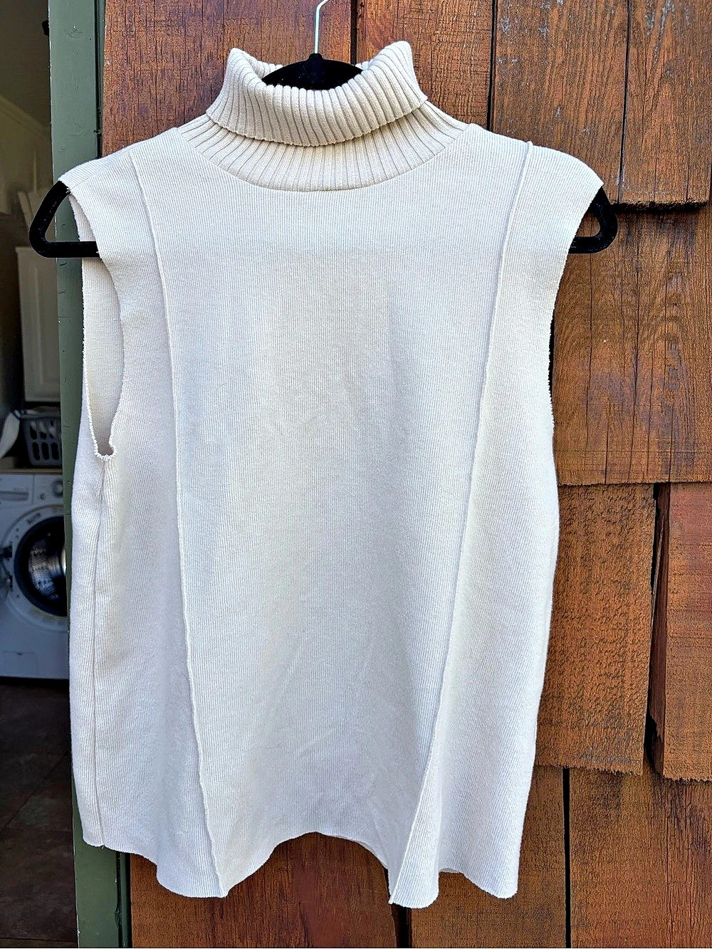Zara Sleeveless Turtleneck Sweater in Cream Size Medium